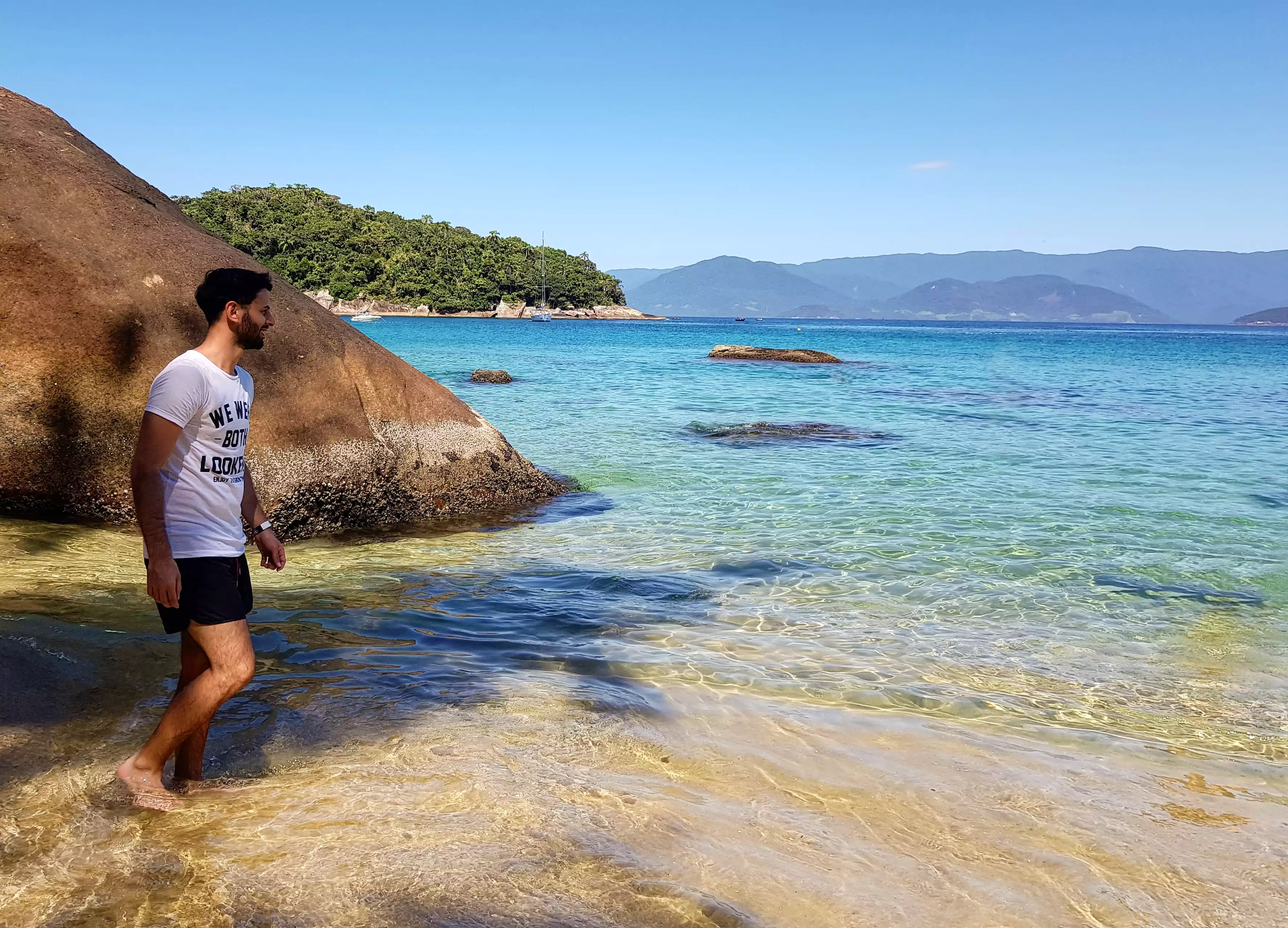 Ilha das Couves, Ubatuba, Brasil.